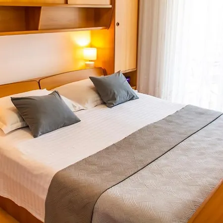 Curic דירה טרוגיר